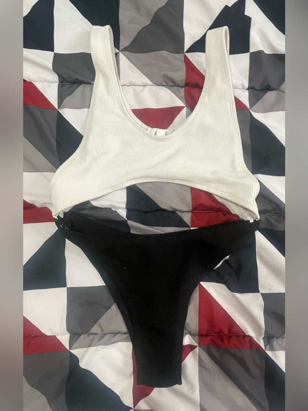 Zaful Two-Tone Ribbed One-Piece Swimsuit - White & Black
